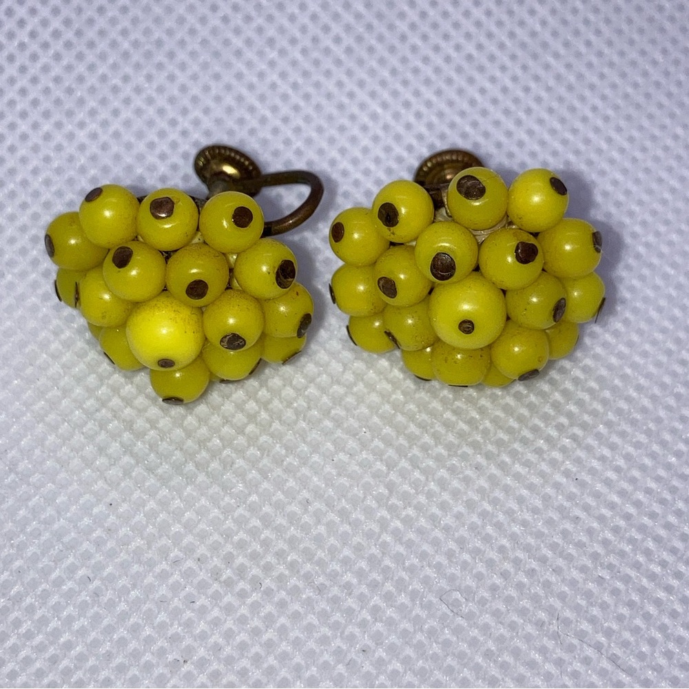 Vintage mid century Yellow Lucite Beaded Cluster brass screw back Earrings
